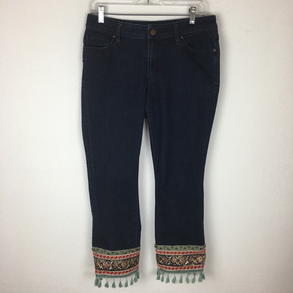 LOFT Curvy Kick Crop with Embroidery size 8